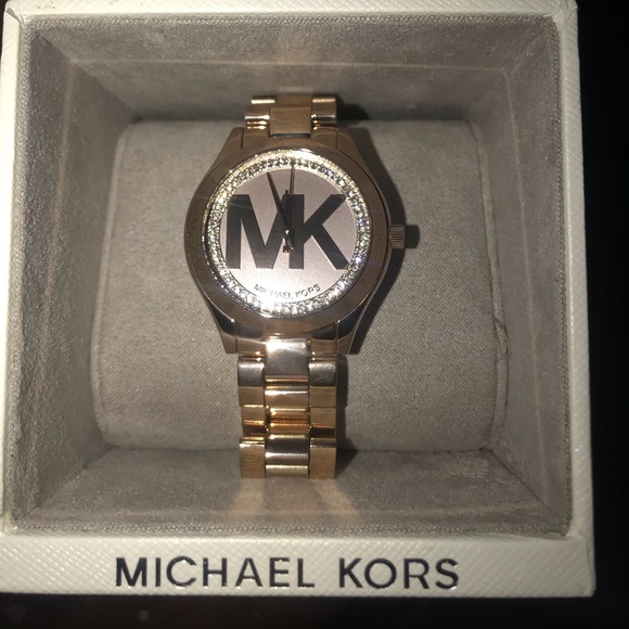 Micheal Kors Watch - Picture 2 of 4